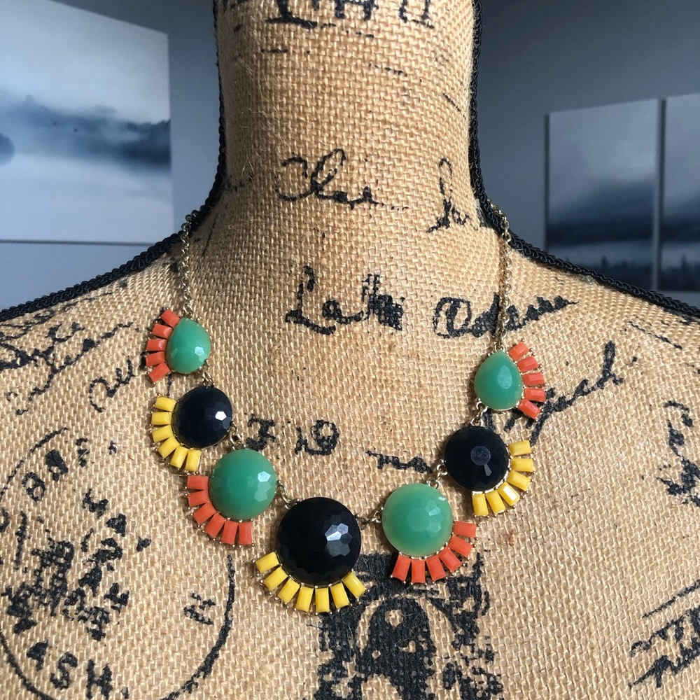 Multicolored statement necklace - Picture 2 of 4
